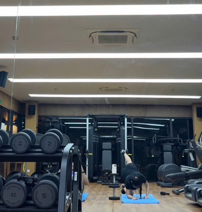 Vợ Đặng Văn Lâm chăm chỉ tập thể thao ở những tháng thai kỳ đầu tiên.