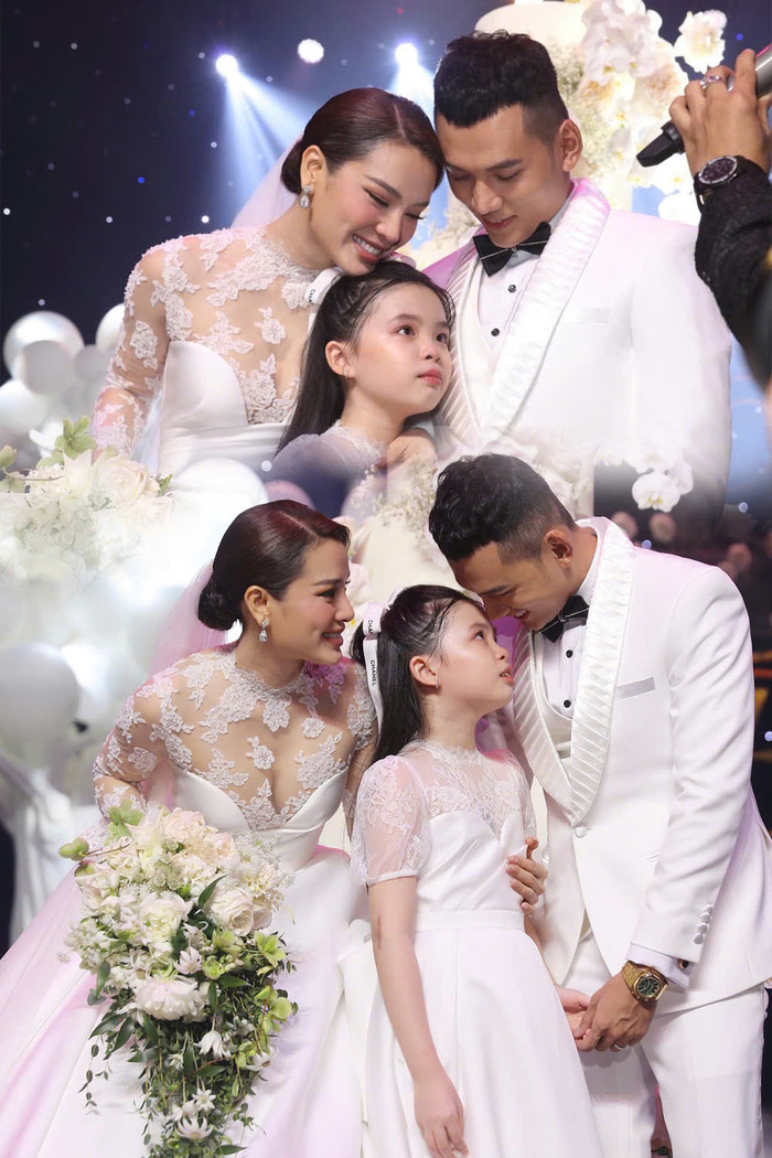 Tổ ấm nhỏ hạnh phúc nhà Phương Trinh Jolie - Lý Bình.