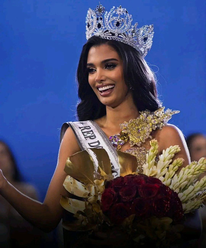 Celinee Santos cô bạn cùng phòng đã rất khó chịu trước hành động của đối phương. 