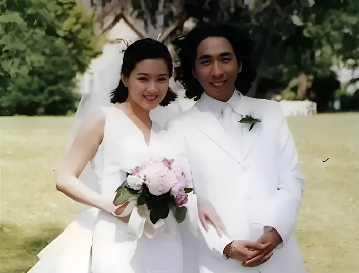 Cuộc hôn nhân duy nhất của Lý Lệ Trân là với nhạc sĩ Hứa Nguyện.