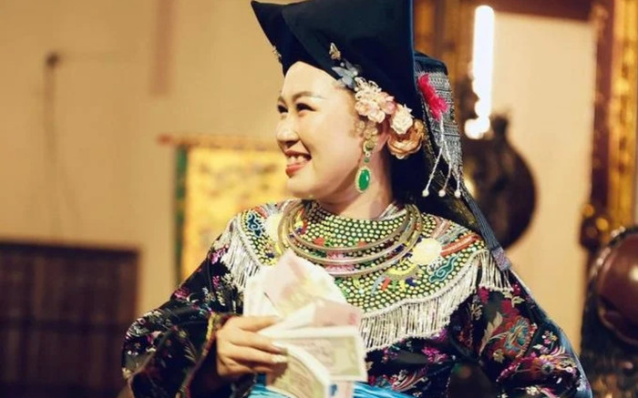 'Cô đồng bát nước' bị triệu tập, động thái mới lạ gây chú ý Ảnh 2