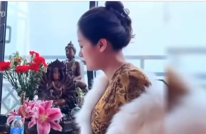 'Cô đồng' Phan Thị Thu Trang.