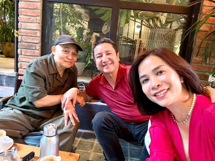 Nghệ sĩ Chí Trung - nghệ sĩ Xuân Hinh hội ngộ.