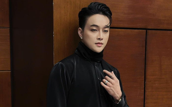 Ca sĩ TiTi gặp sự cố rách quần khi đi diễn, hình ảnh ai nhìn cũng bật cười Ảnh 2