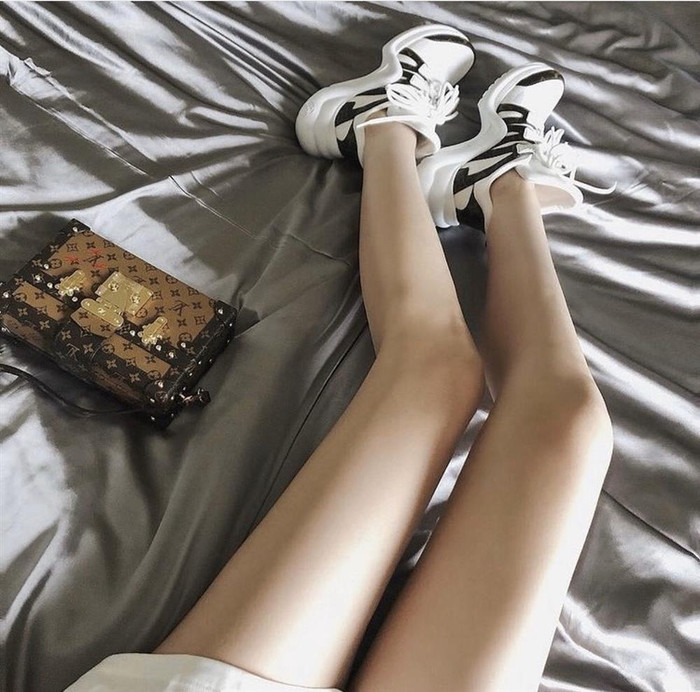 Bạn gái của Hồng Thanh sở hữu gu thời trang sành điệu, thời thượng. (Ảnh IGNV)