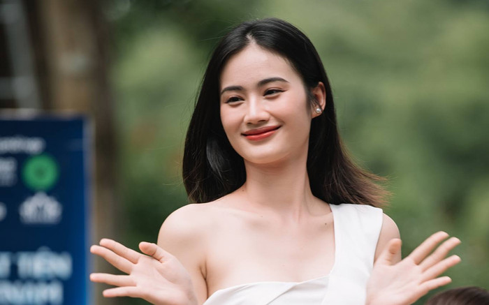 Nhan sắc Hoa hậu Ý Nhi thời học sinh làm dậy sóng Ảnh 2