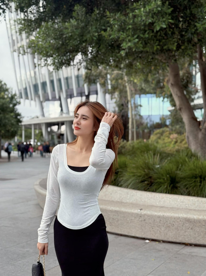 Cựu hot girl sống kín tiếng trong chuyện tình cảm. (Ảnh FBNV)