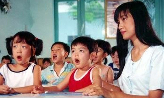 Vai cô giáo Mai của nữ hoàng ảnh lịch Hiền Mai