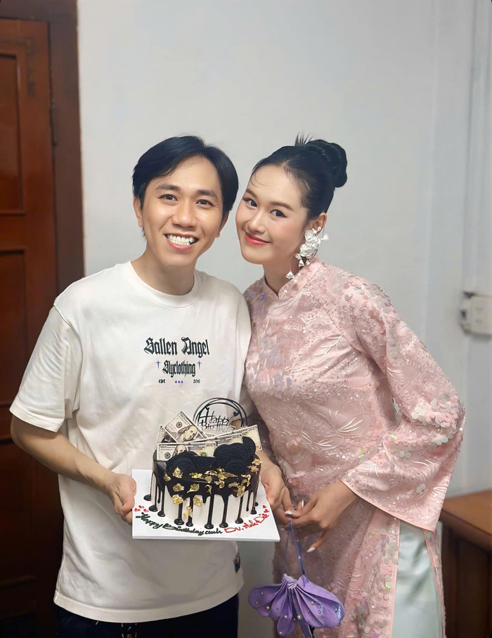 Anh Đức cảm thấy hạnh phúc sau khi kết hôn. Nam diễn viên cho biết năm nay là một năm vô cùng đáng nhớ với mình. (Ảnh: FBNV)