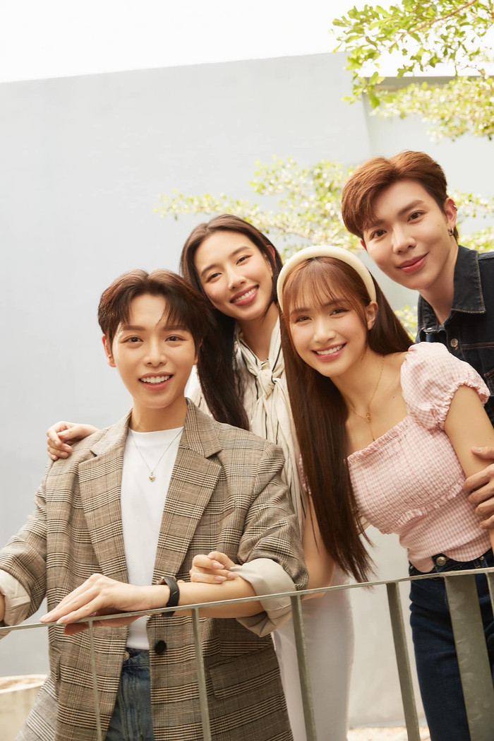 Hoa hậu Thùy Tiên thường xuyên xuất hiện cùng Hòa Minzy, Đức Phúc, Erik. Ảnh:FBNV.