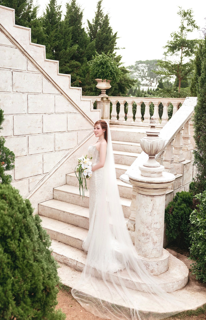 Âu Hà My toát ra vẻ hạnh phúc khi chuẩn bị cho ngày trọng đại. Ảnh: FBNV