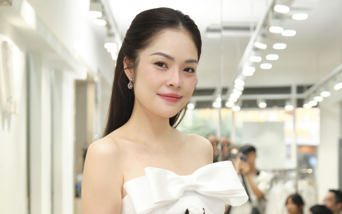 Thúy Diễm, Dương Cẩm Lynh đọ dáng thon khi thử đồ dự show thời trang Ảnh 2