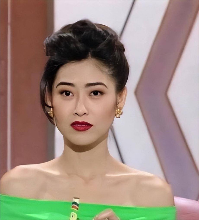 Diệp Ngọc Khanh từng là 'nữ hoàng phim 18+' của Hong Kong.