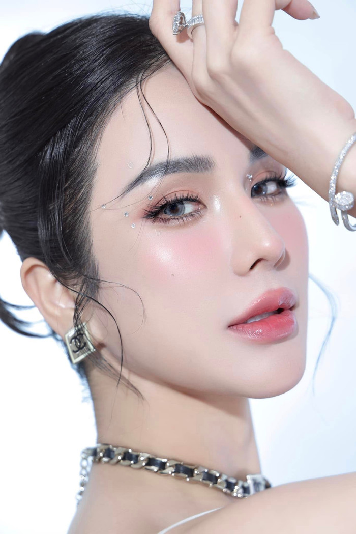 Diệp Lâm Anh mạnh mẽ vượt qua biến cố hôn nhân. Ảnh: FBNV