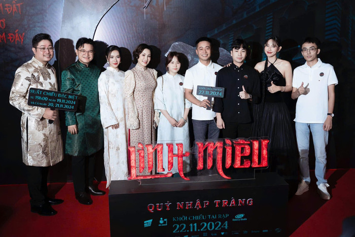 Thuỳ Tiên - Quang Linh giữ khoảng cách. Ảnh: FBNV