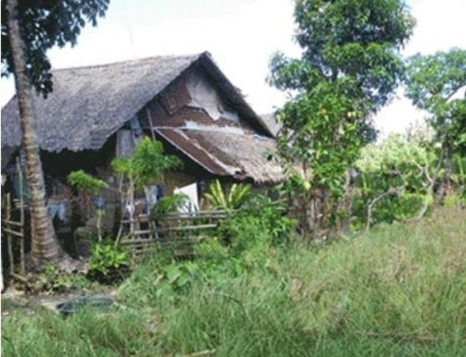 Căn nhà rách nát của anh L khi chưa trúng số.