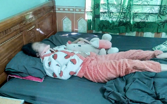 Diễn biến mới nhất vụ nữ sinh lớp 11 bị đánh hội đồng làm gãy đốt sống cổ Ảnh 2