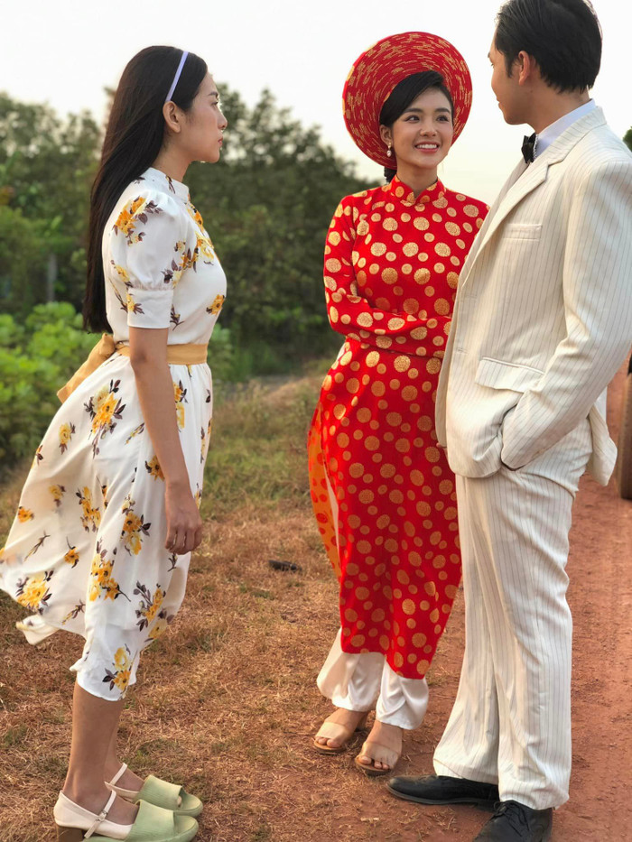 Khoảnh khắc hậu trường đám cưới của Bạch Công Khanh trong phim. (Ảnh: FBNV)