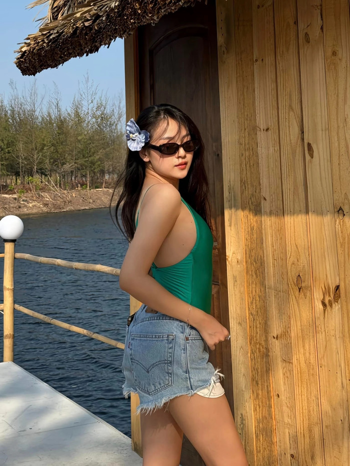 Hình ảnh đời thường của nữ diễn viên được nhiều khán giả khen ngợi là trẻ trung, quyến rũ. (Ảnh: FBNV)