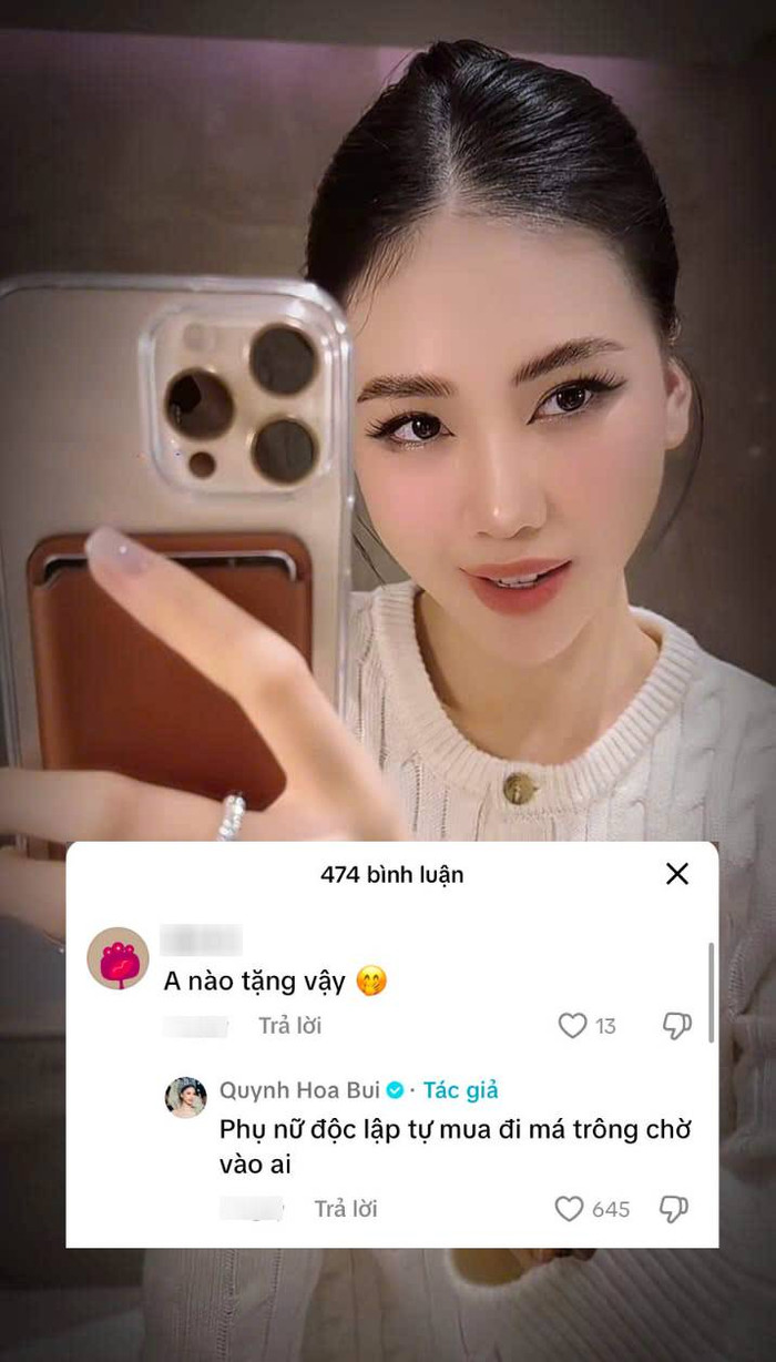 Bùi Quỳnh Hoa phản ứng khi bị hỏi chuyện ai mua tặng nhẫn kim cương.