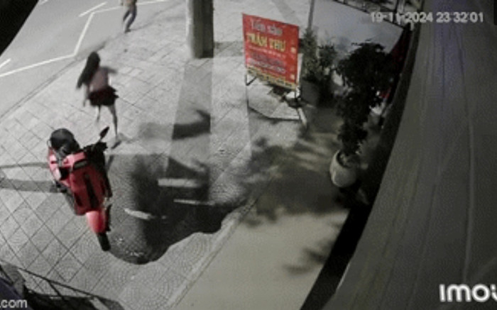 Cướp giật điện thoại rồi bỏ chạy, cô gái truy đuổi giữa đêm và cái kết bất ngờ Ảnh 2