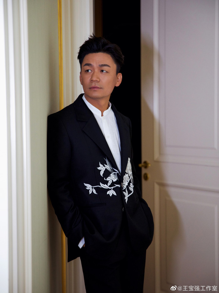 Chỉ trong 1 tháng, Vương Bảo Cường đã gặp nhiều scandal ảnh hưởng đến danh tiếng.