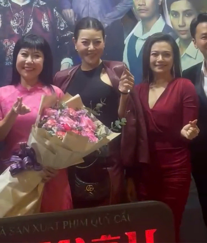 Kiều Anh đọ sắc cùng Thanh Hương qua camera thường