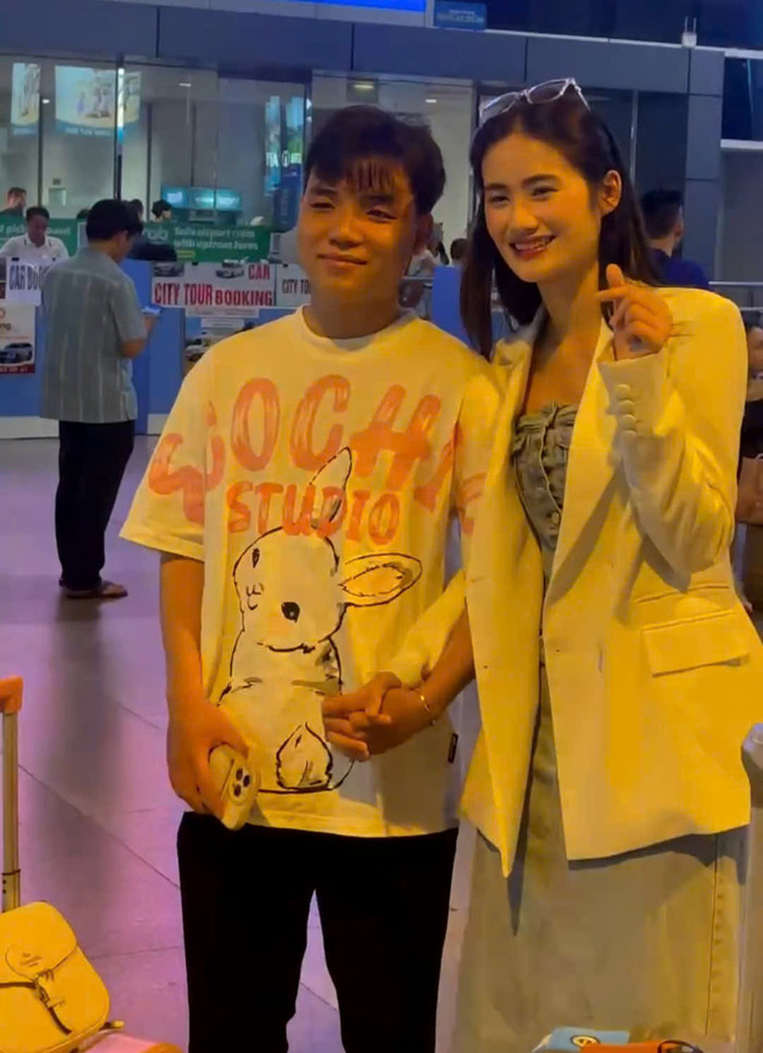 Bạn trai Hoa hậu Ý Nhi tên Nguyễn Anh Kiệt, sinh năm 2002. Hiện, anh theo học tại Đại học Kiến trúc TPHCM. Được biết, Anh Kiệt là bạn cùng lớp năm cấp 3 và cũng là mối tình đầu của nàng hậu. Người đẹp xứ Nẫu từng tiết lộ rằng nói lời đồng ý vào năm lớp 12 khi chàng đã trồng cây si suốt quãng thời gian dài.