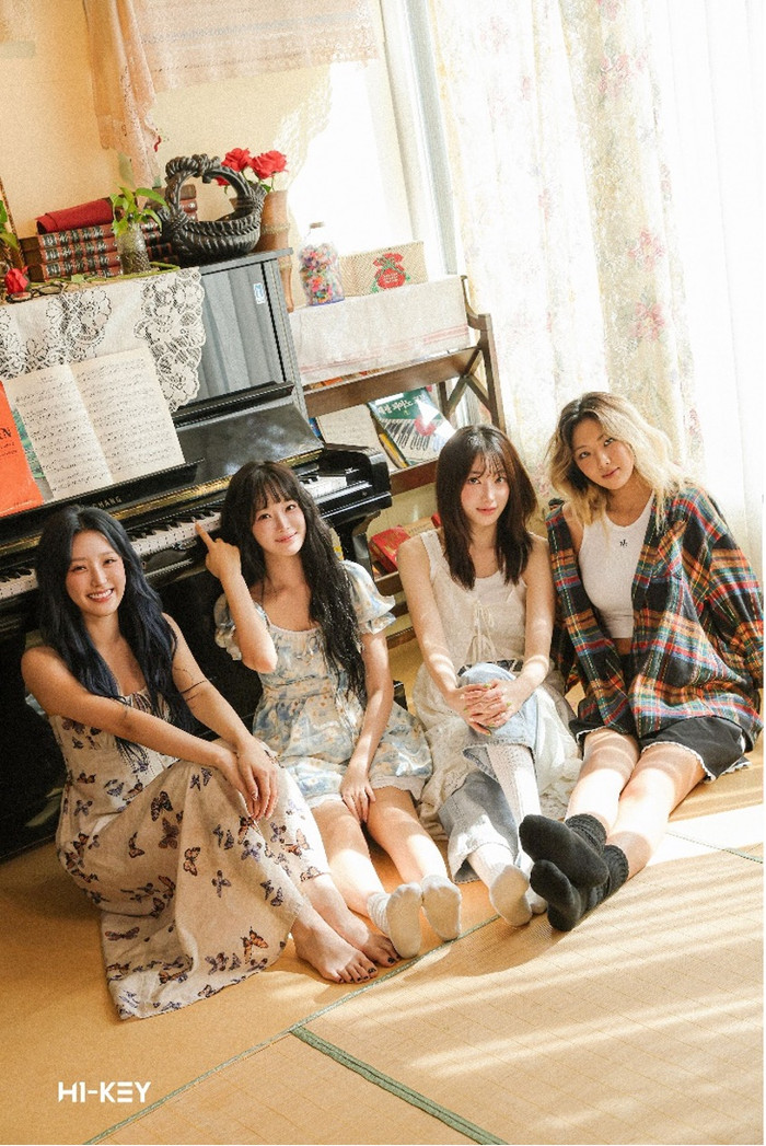 Nhóm nhạc Kpop H1-KEY đã trình làng bản phối lại được mong đợi của ca khúc Re: Thinkin' About You.