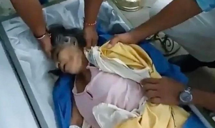 Cụ bà Ecuador, Bella Montoya, được phát hiện còn sống khi đang ở trong quan tài thế nhưng đã qua đời sau hơn 7 ngày chăm sóc đặc biệt.