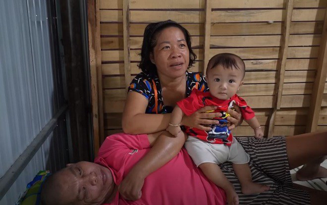 Chị Tiền và người chồng đầu tiên.