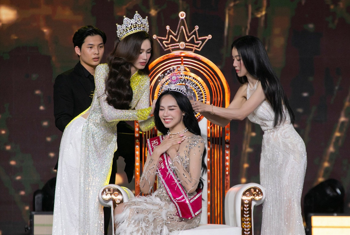 Thanh Thủy từng áp lực nặng khi bị miệt thị ngoại hình hậu đăng quang Hoa hậu Việt Nam 2022.