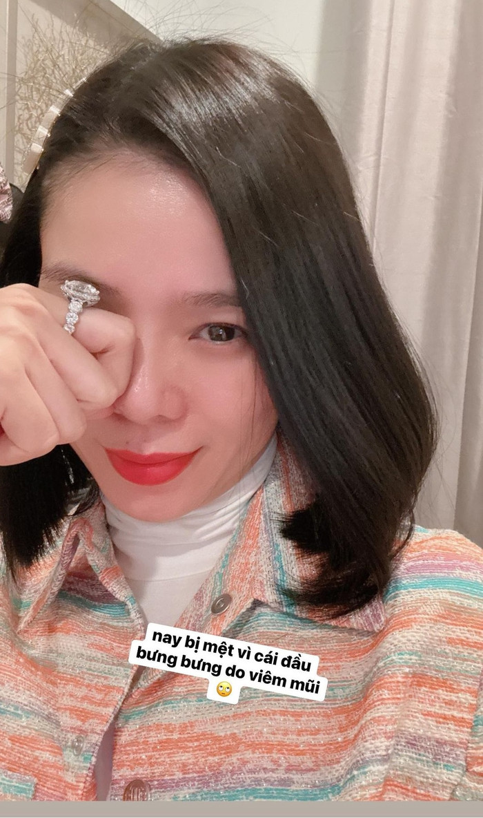 Lệ Quyên tiết lộ tình trạng sức khỏe bất ổn. (Ảnh: FBNV)