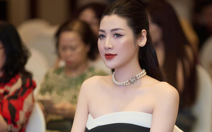 Á hậu đình đám Vbiz xác nhận sinh con thứ hai Ảnh 2