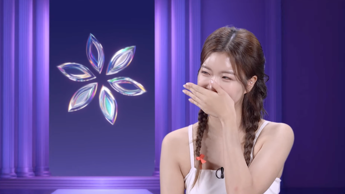 Lee Hooyeon không giấu nỗi sự xúc động trong teaser tập 1 Bước Nhảy Hoàn Vũ. 