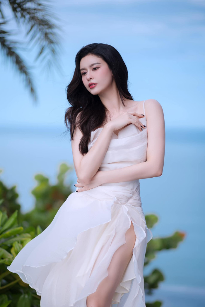 Khó có thể tin Trương Quỳnh Anh từng trải qua một lần sinh nở. Ảnh: FBNV