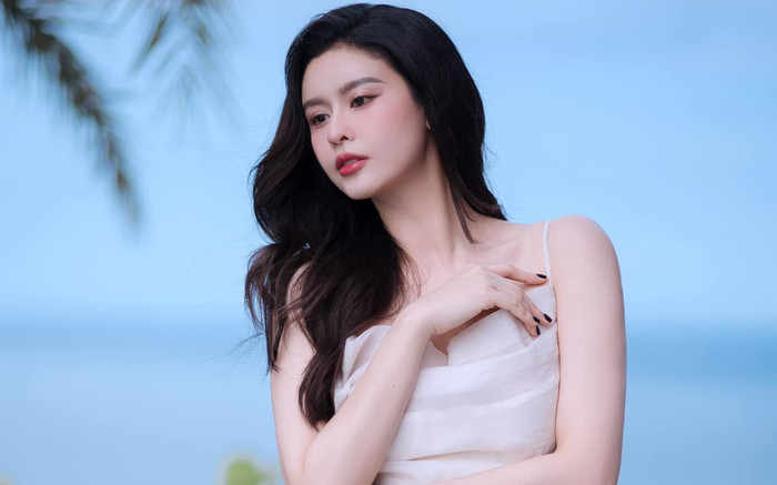 Trương Quỳnh Anh khoe diện mạo trẻ trung, đúng chuẩn câu nói 'gái một con trông mòn con mắt' Ảnh 2