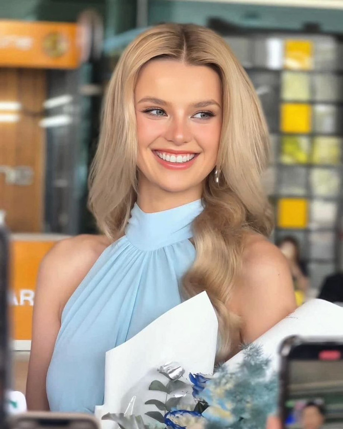 Đảm nhận vai trò mới sau khi đăng quang Miss World cũng khiến cô có chút áp lực. Đó là chưa kể Mr World 2024 quy tỵ rất nhiều nam vương sở hữu thân hình 6 múi, săn chắc. Nhưng với kinh nghiệm, sự công tâm, cô sẽ góp phần tìm ra người chiến thắng xứng đáng. 