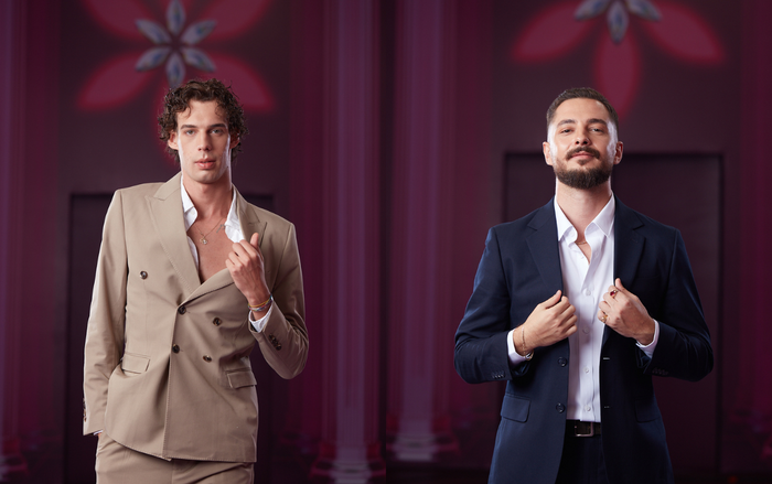 Dù 'lên đồ' có phần thanh lịch, các anh chàng vẫn thoải mái bung hết kỹ năng vũ đạo để gây ấn tượng với 12 cô gái. 