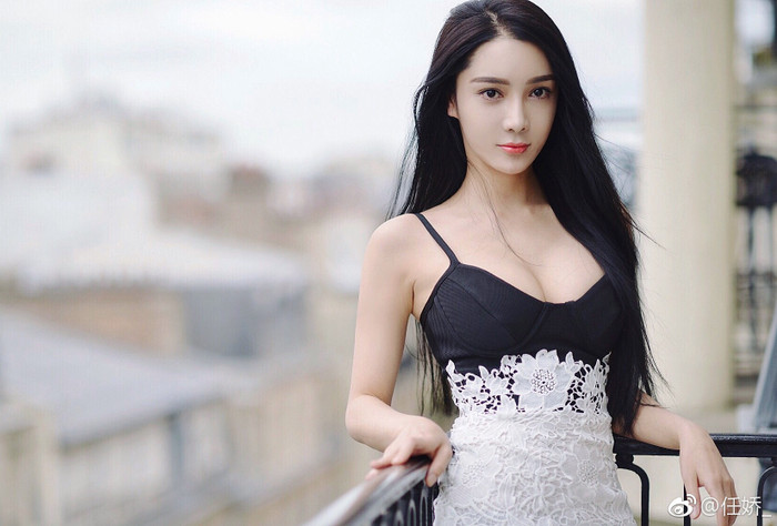 Bạn trai của Nhậm Kiều bị nghi là hung thủ nhưng không có bằng chứng gì.