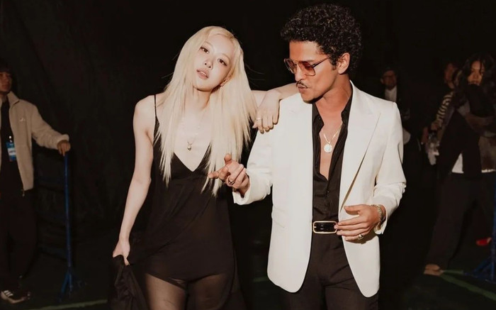 Rosé - Bruno Mars phá vỡ kỷ lục của BLACKPINK, xứng danh 'quái vật nhạc số' 2024 Ảnh 2