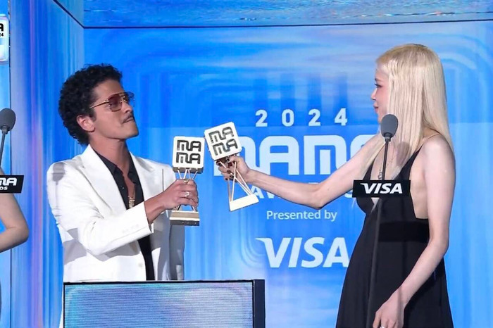 Rosé - Bruno Mars phá vỡ kỷ lục của BLACKPINK, xứng danh 'quái vật nhạc số' 2024 Ảnh 1