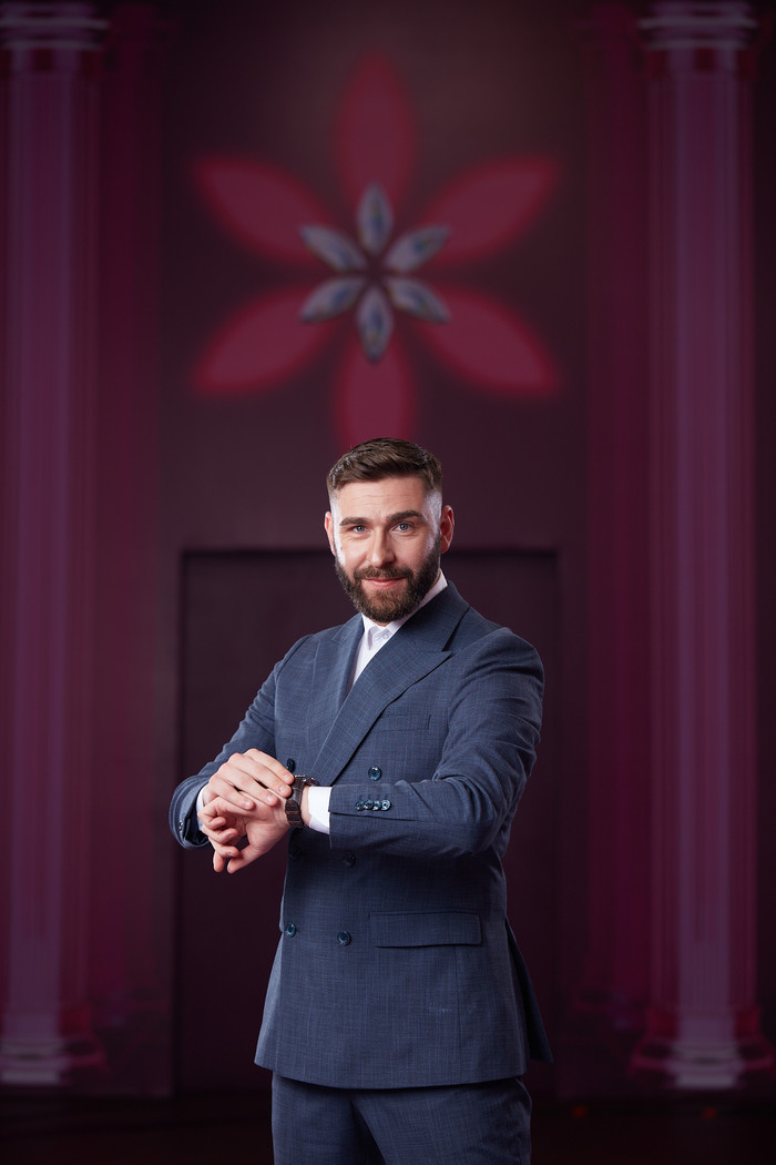 Ganev Georgi từng đạt top 5 và giành giải Best Standard Couple Bước Nhảy Hoàn Vũ 2010, 9 lần vô địch dancesport quốc gia Bulgaria. “Đây là lần thứ 3 tôi đến Việt Nam. Tôi đã đến đây 2 lần trước đó để tham gia Bước Nhảy Hoàn Vũ và có kinh nghiệm ở chương trình này. Và tôi hy vọng những kinh nghiệm này sẽ giúp ích trong mùa giải năm nay”, anh chia sẻ. 