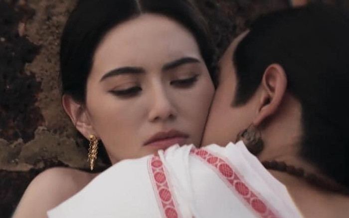 Khán giả sốc nặng vì cú 'quay xe' của Nữ Hoàng Ayodhaya: Nữ chính tái hôn với kẻ thù giết chồng con Ảnh 2