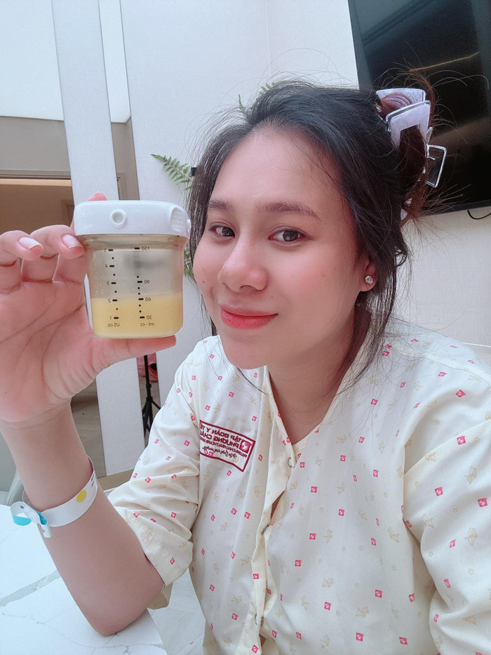 Hồ Bích Trâm cho biết cô bị tắc sữa sau sinh. (Ảnh: FBNV)