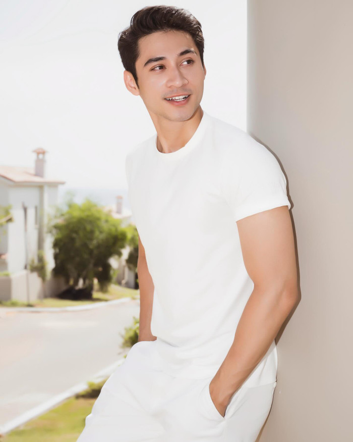 Nhờ có vốn tiếng Anh tốt, Tuấn Ngọc hoàn thành tốt vai trò kết nối, giới thiệu cũng như quảng bá vẻ đẹp đất nước và con người Việt Nam ra thế giới với vai trò đại diện quốc gia đăng cai Mr World năm nay.