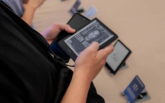 Hàng trăm nghìn người dùng máy đọc sách ở Việt Nam hào hứng với e-book bản quyền Ảnh 2