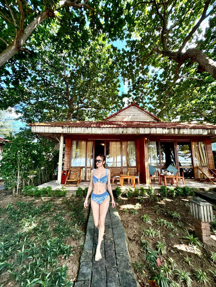 Người đẹp cũng hạn chế thịt đỏ, gần như không ăn thịt lợn và thay vào đó ưu tiên hải sản, rau củ quả và sữa chua.&nbsp;