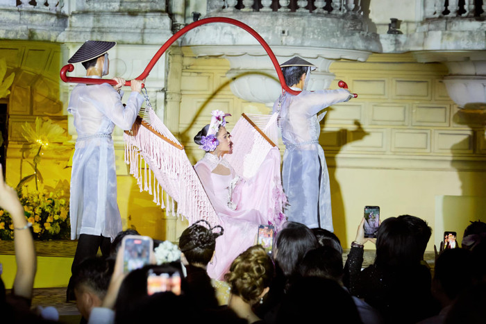 Mỗi lần H'Hen Niê xuất hiện đều khiến mọi người không thể rời mắt. Ảnh: FBNV