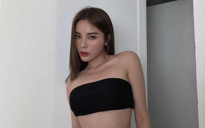 Kỳ Duyên gợi cảm qua loạt trang phục khoe chân cực hút mắt Ảnh 2